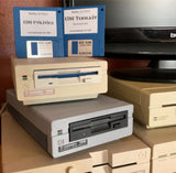 Commodore 1581 Floppy Disc Drive Reproduction in use 2 ToTsRETRO